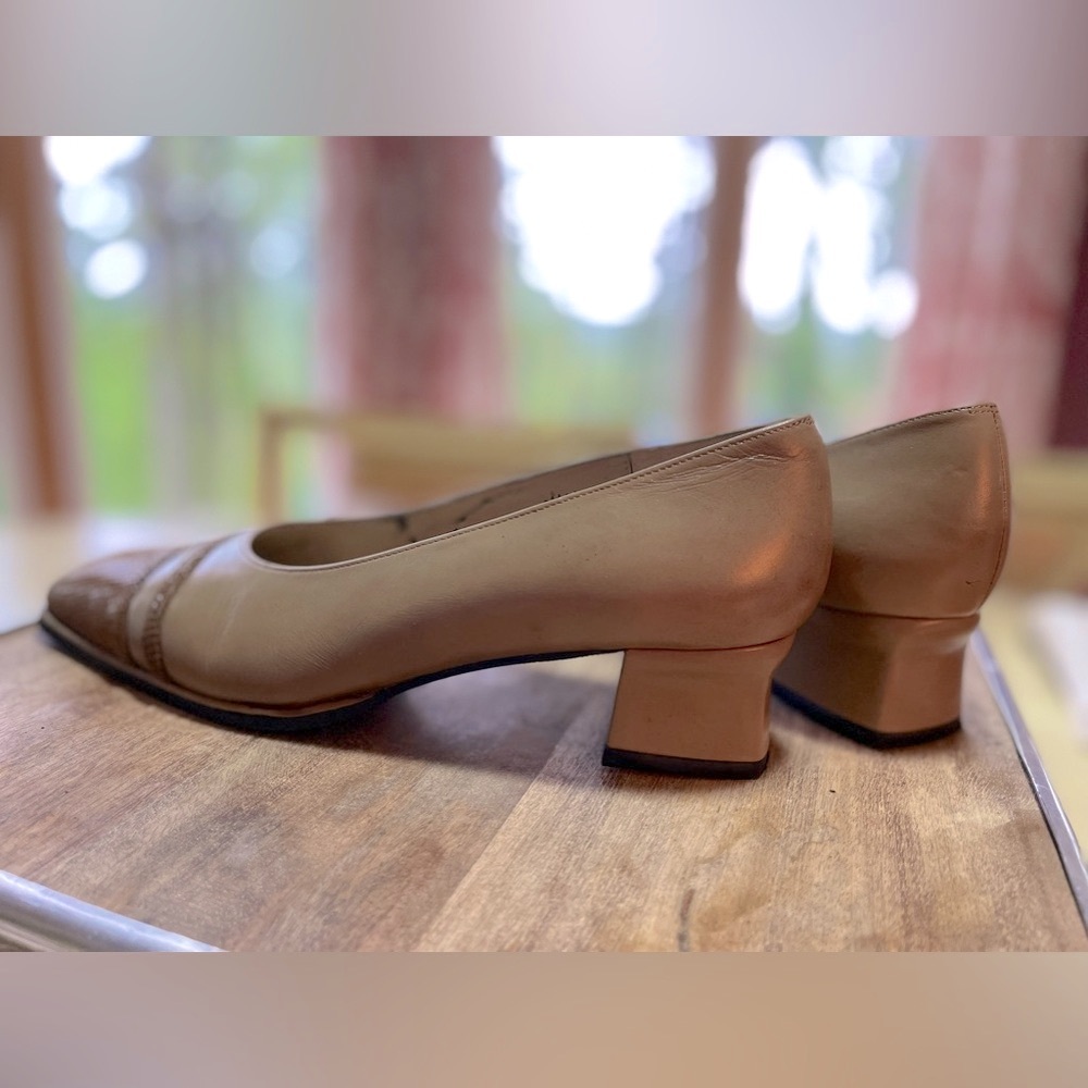 VANELI Taupe Square Toe Leather Heels
